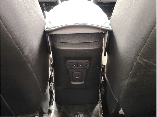 Car image 28