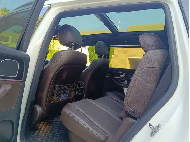 Car image 22