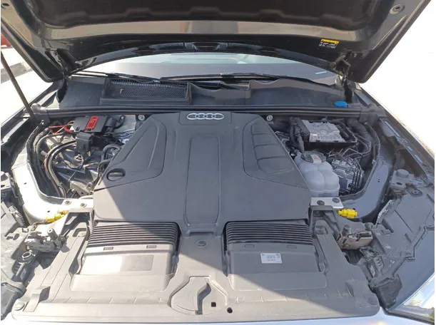 Car image 25