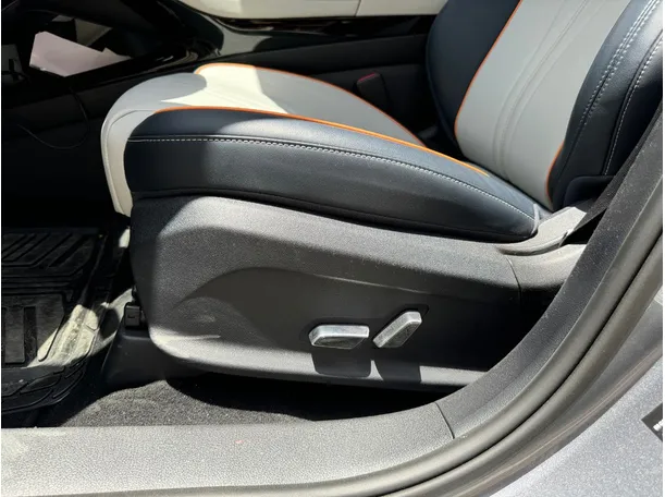 Car image 24