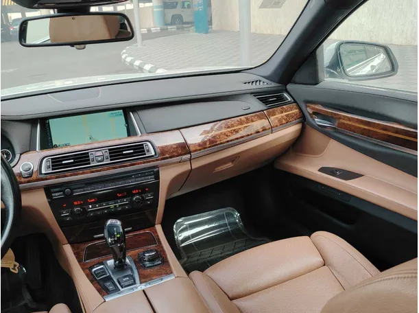 Car image 28