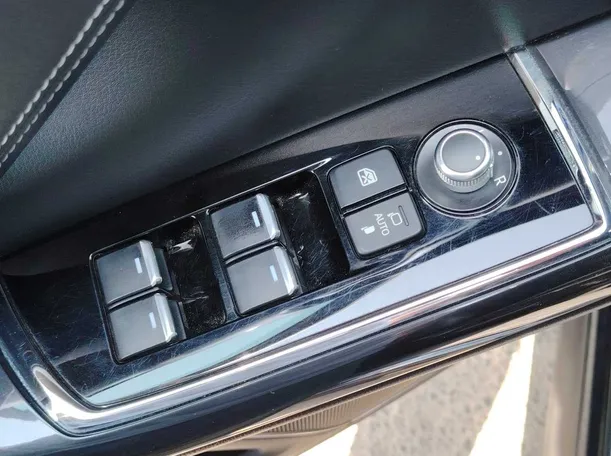 Car image 33
