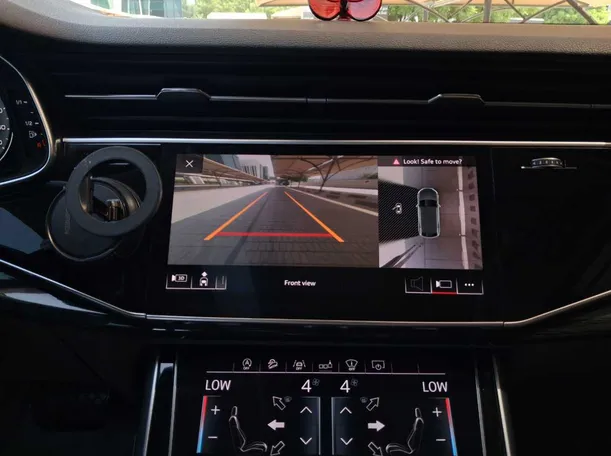 Car image 18