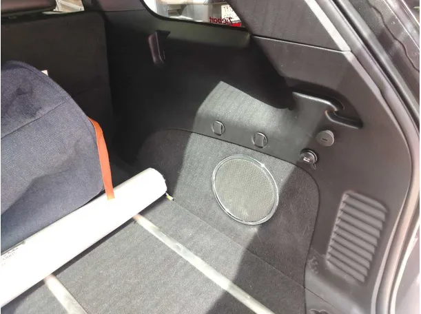 Car image 35