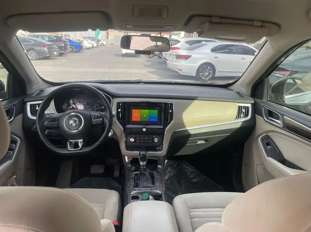 Car image 17
