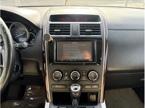 Car image 20