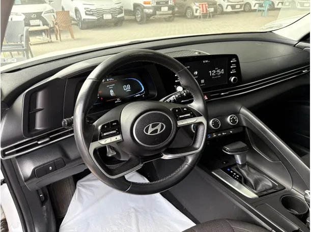 Car image 10