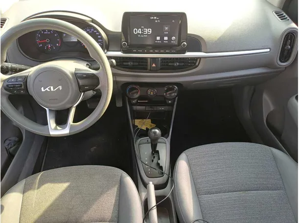Car image 16