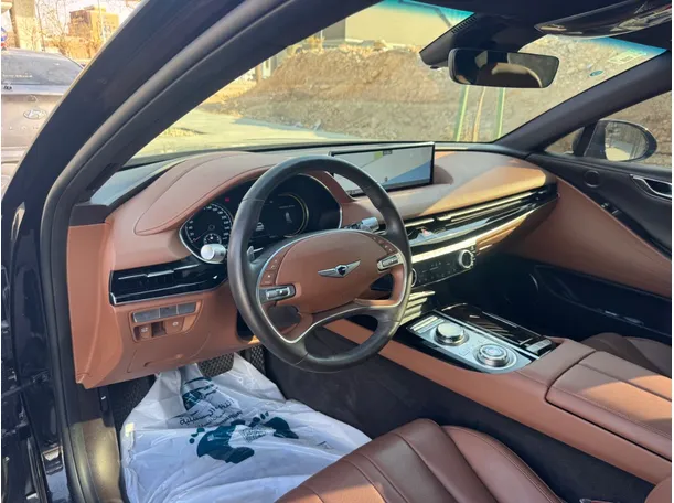 Car image 12