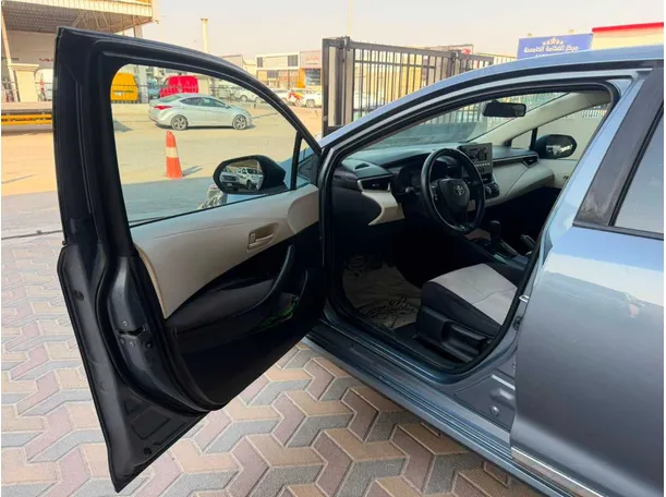 Car image 11