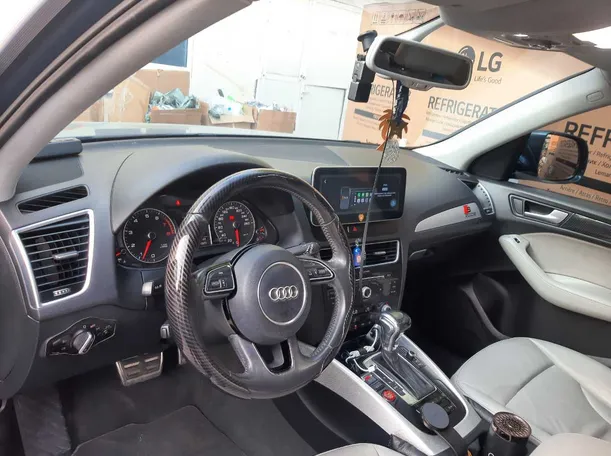 Car image 6