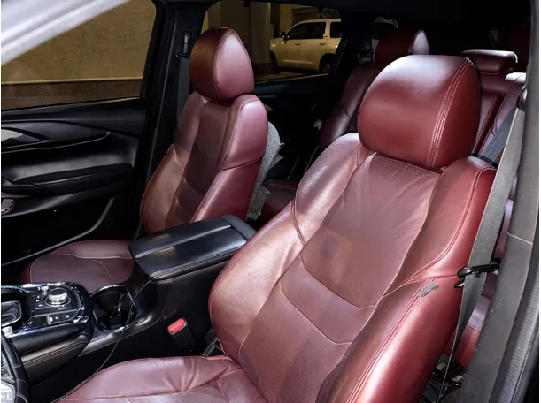 Car image 13