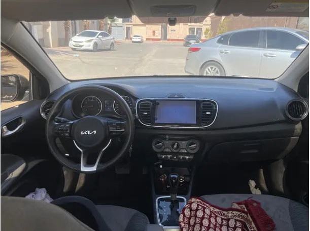 Car image 16