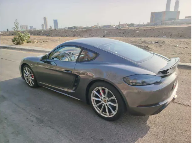 Car image 7