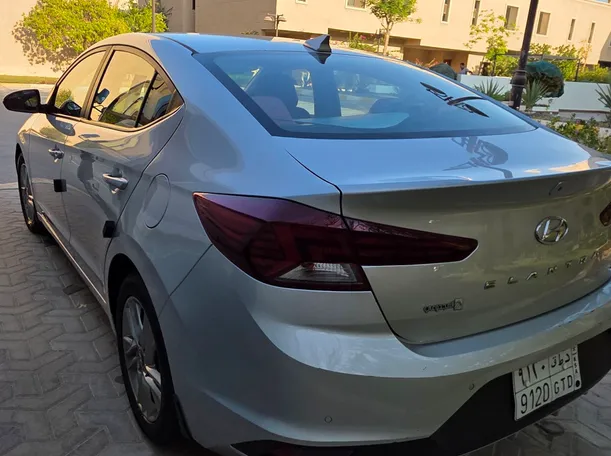 Car image 4