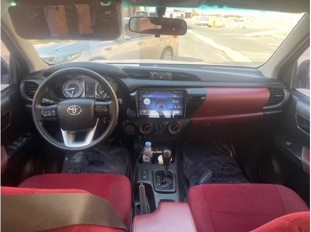 Car image 17