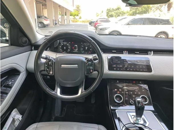 Car image 16