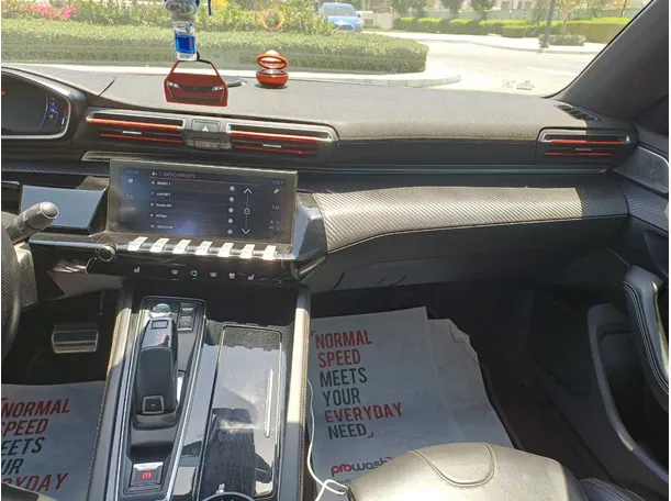 Car image 21