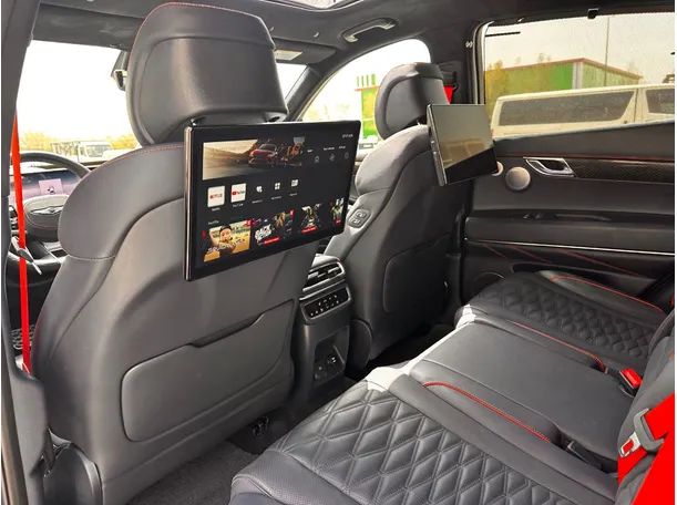 Car image 16