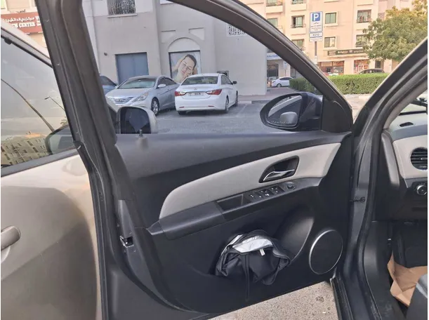 Car image 10
