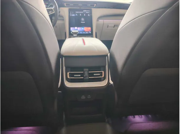 Car image 33