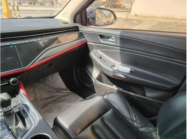 Car image 25