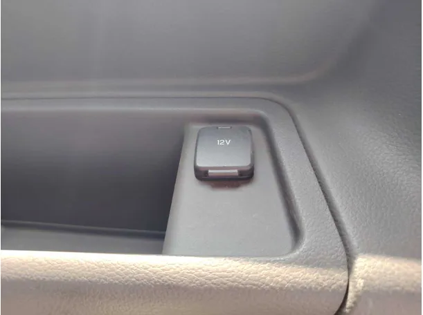 Car image 29
