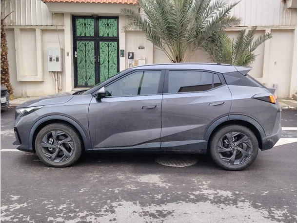 Car image 8