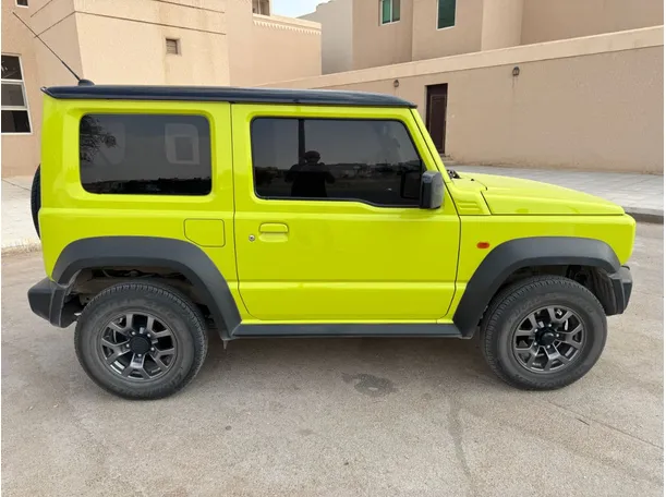 Car image 4