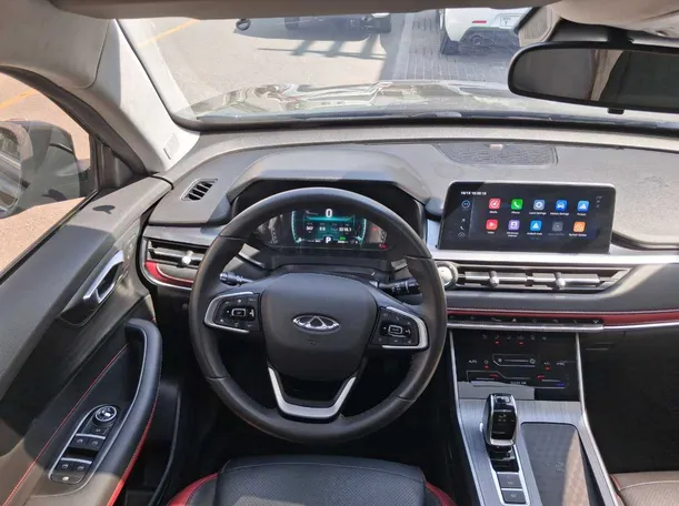 Car image 14