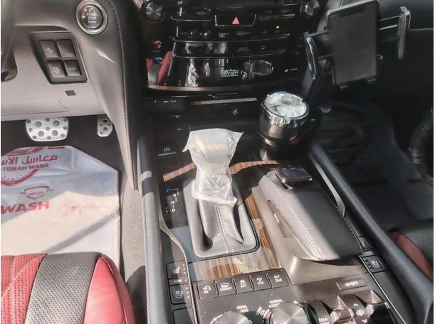 Car image 23