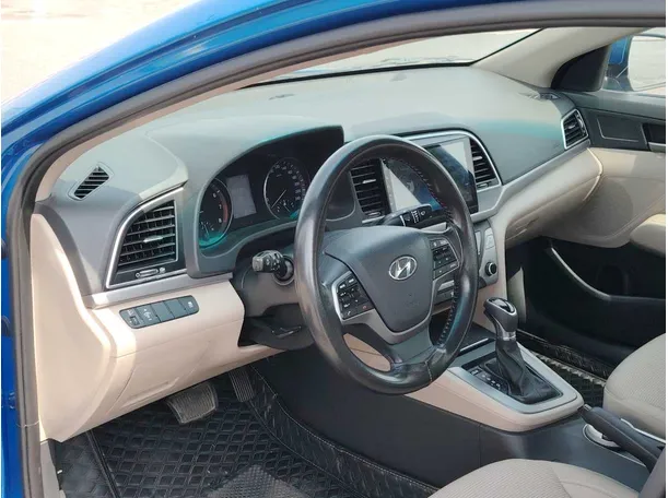 Car image 12