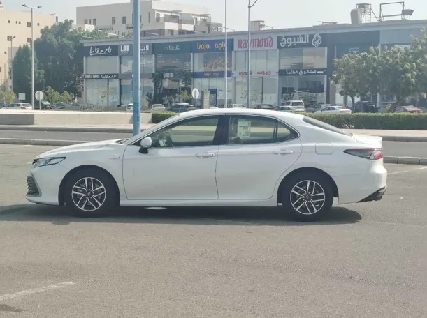 Car image 8