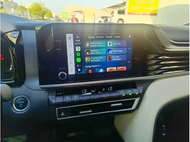 Car image 30