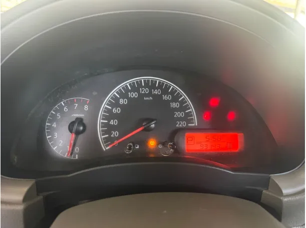Car image 9