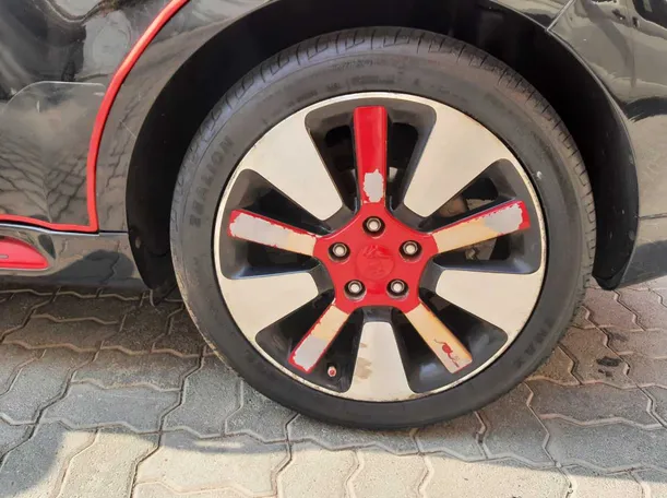 Car image 9