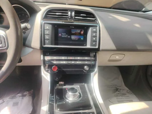 Car image 23