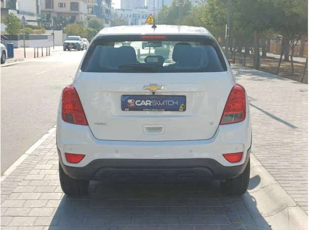 Car image 6