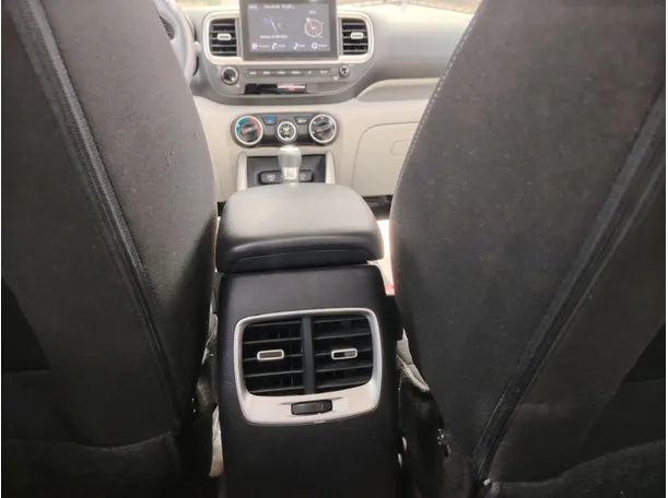 Car image 25