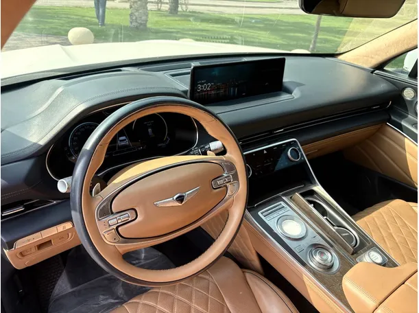 Car image 11