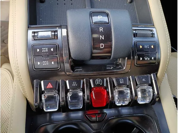 Car image 25