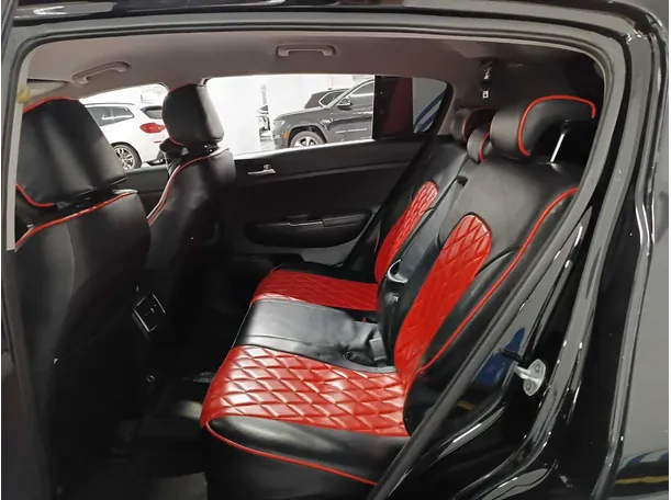 Car image 13