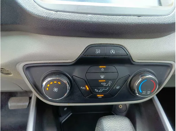 Car image 32