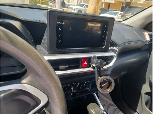 Car image 15