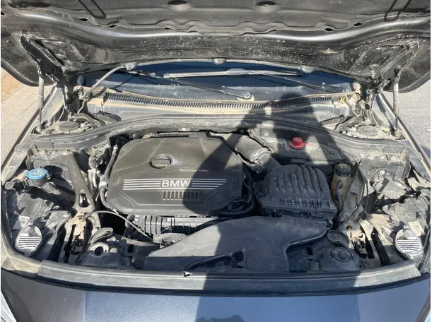 Car image 23