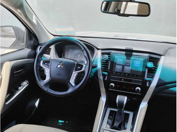 Car image 25