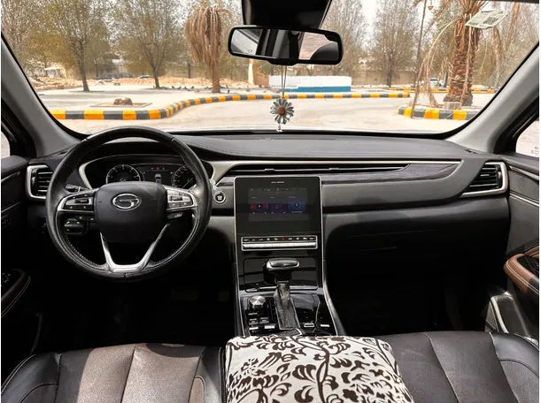 Car image 17