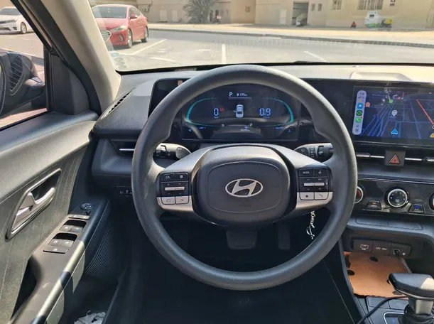 Car image 19