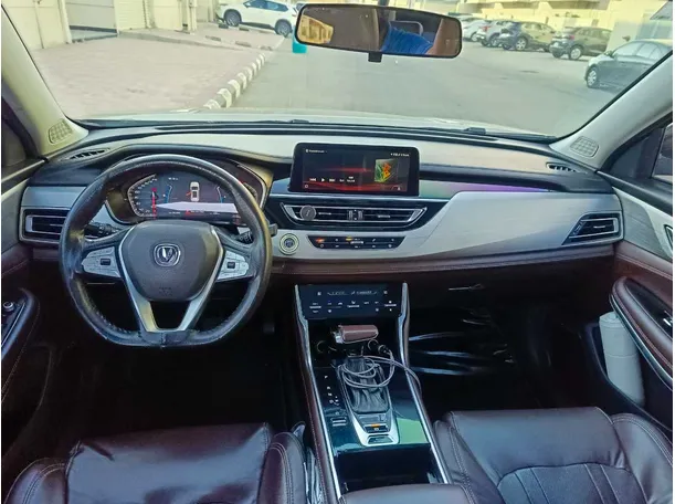 Car image 20
