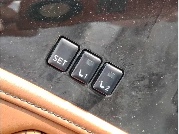 Car image 35